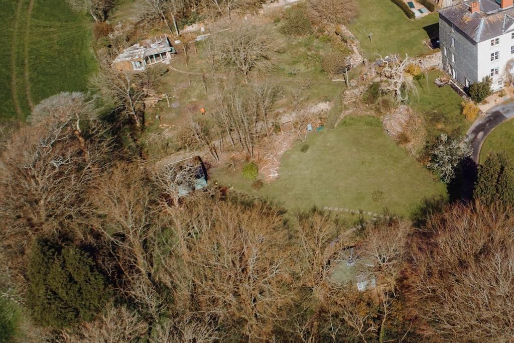 The Roundhouse - Unique Space Nestled In The Trees Begelly Bagian luar foto